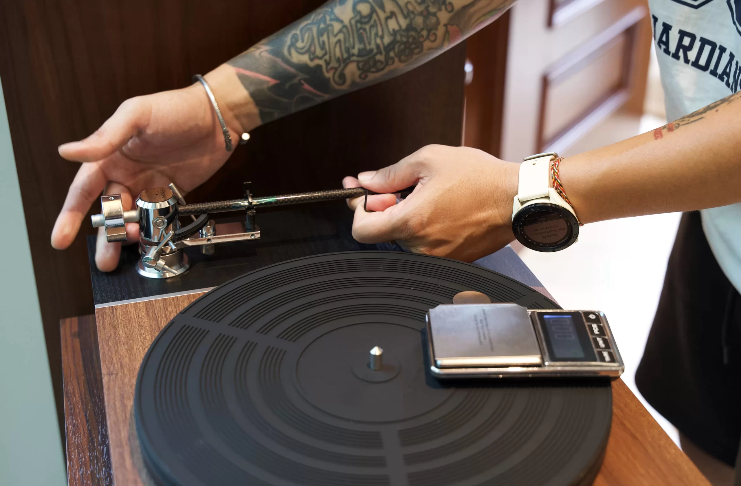 Cận cảnh lắp đặt Set-up mâm đĩa than More Hi-fi